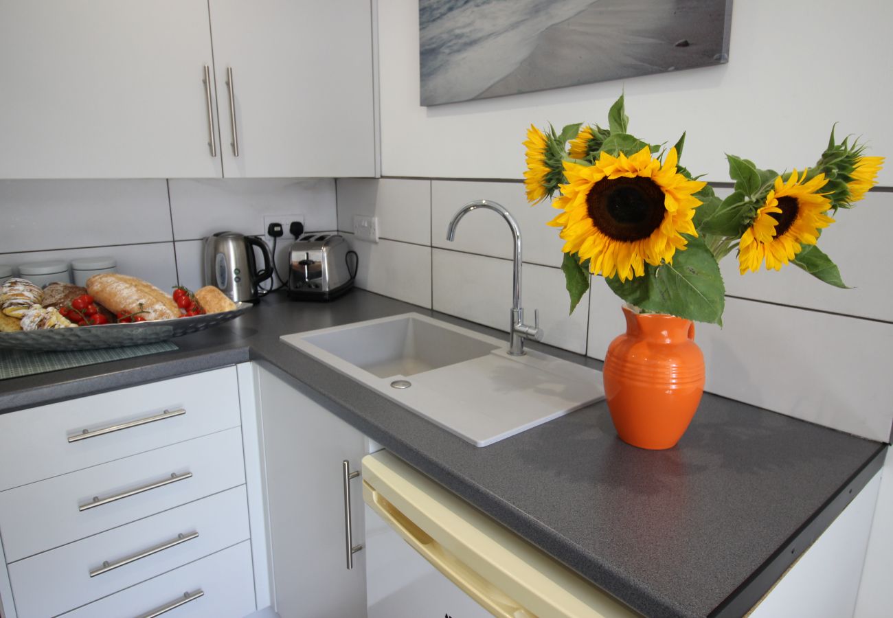 Apartment in Scarborough - Oliver Wests Beautiful 1 Bedroom Retreats