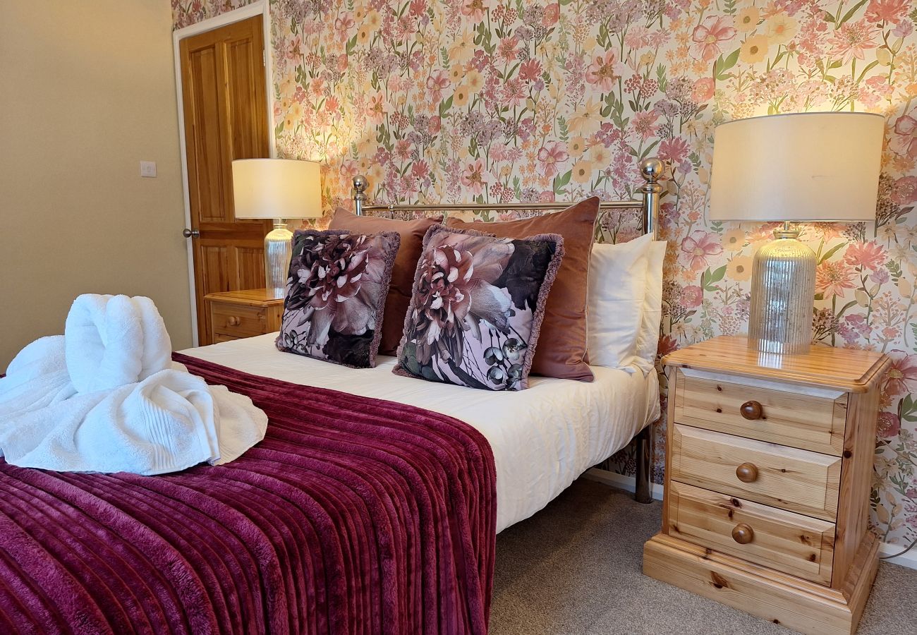 House in Scarborough - Fryers Cottage 3 Bedroom Sleeps 6 Cottage